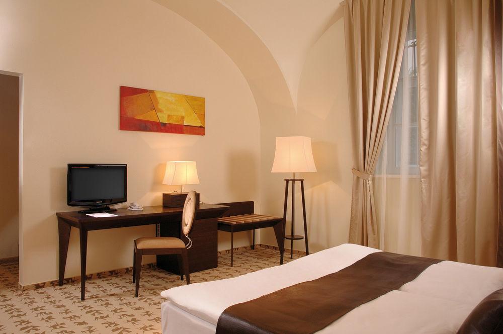 Buda Castle Hotel Budapest Exterior photo