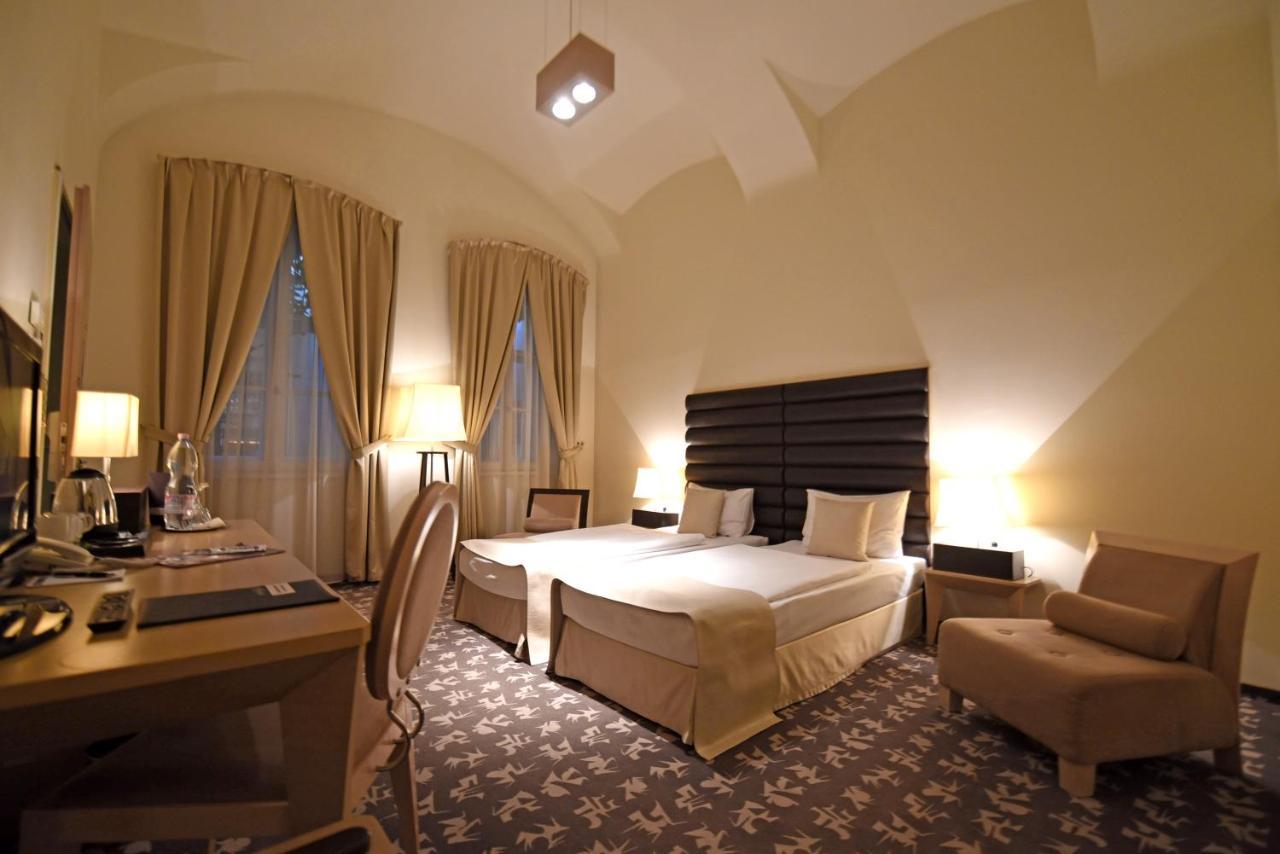 Buda Castle Hotel Budapest Exterior photo