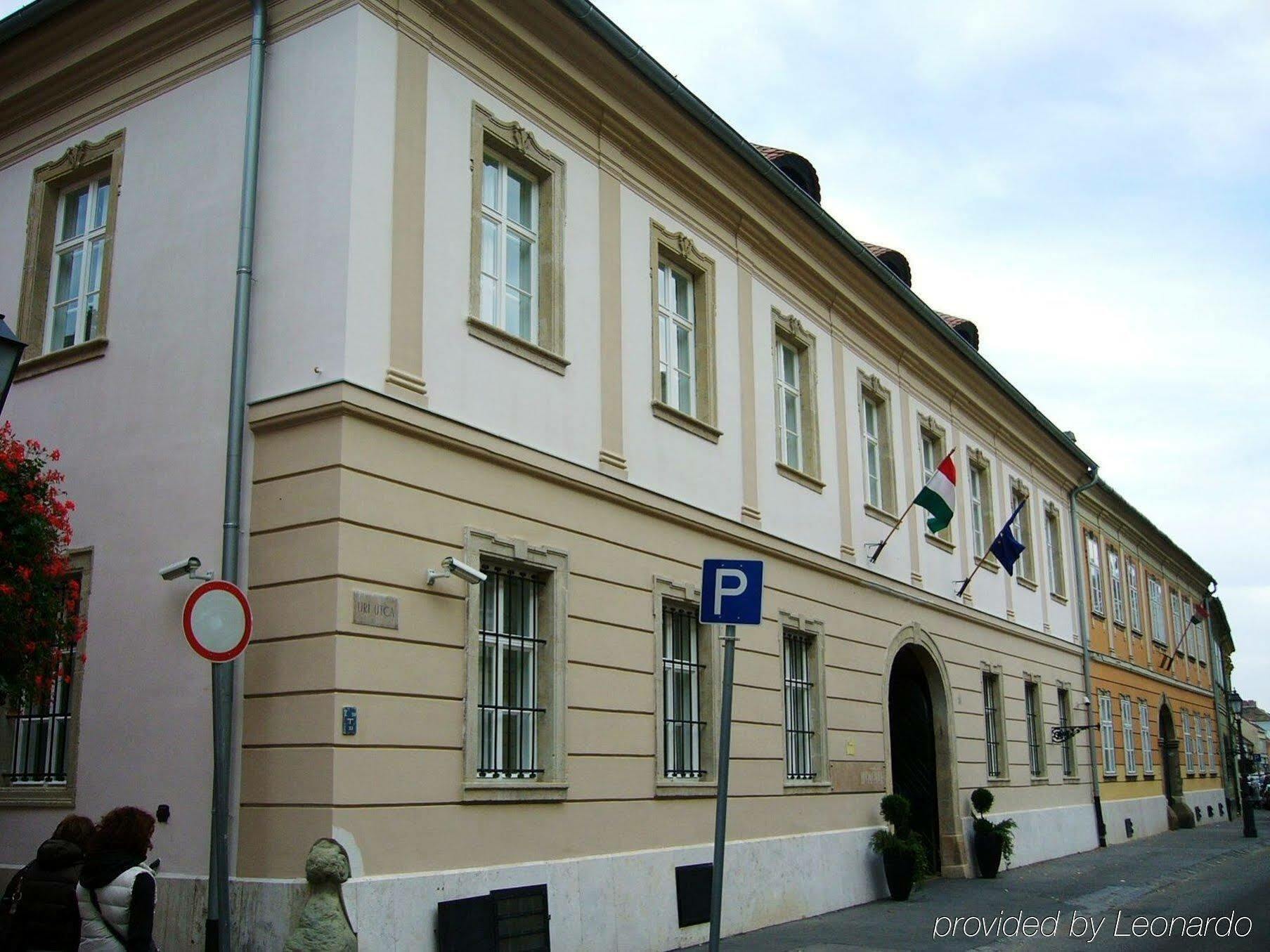 Buda Castle Hotel Budapest Exterior photo