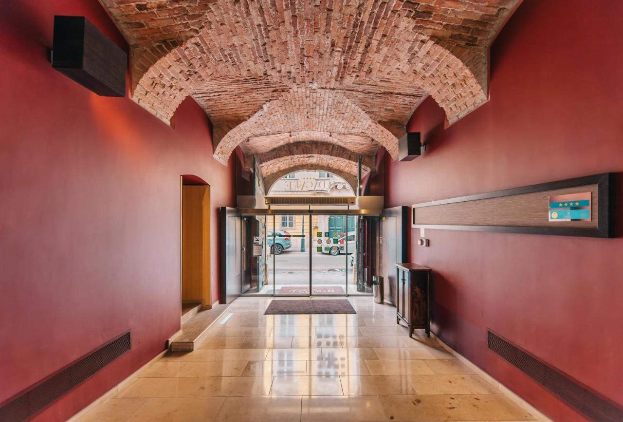 Buda Castle Hotel Budapest Exterior photo